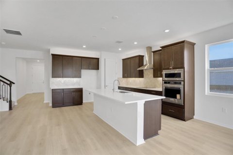 Купить виллу или дом в Пунта-Горда, Флорида 10 комнат, 250.74м2, № 2233588 - фото 4