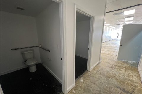 Снять в аренду коммерческую недвижимость в Клируотер, Флорида 3061.59м2, № 212846 - фото 25