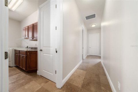 House in Windermere, Florida 4 bedrooms, 284.19 sq.m. № 1549712 - photo 20