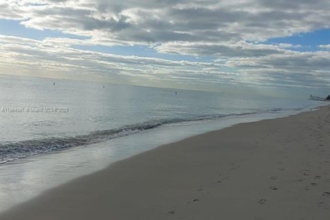 Condominio en alquiler en Hallandale Beach, Florida, 1 dormitorio, 68.84 m2 № 1979233 - foto 15