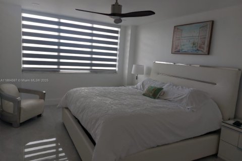 Condominio en alquiler en Hallandale Beach, Florida, 1 dormitorio, 68.84 m2 № 1979233 - foto 11