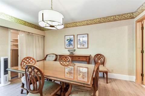 Condo in Palm Harbor, Florida, 2 bedrooms  № 1755026 - photo 17