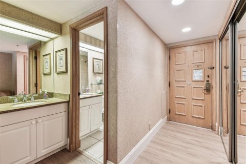 Condo in Palm Harbor, Florida, 2 bedrooms  № 1755026 - photo 30