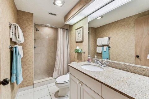 Condo in Palm Harbor, Florida, 2 bedrooms  № 1755026 - photo 24
