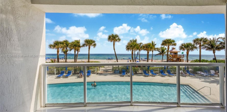 Condo à Sunny Isles Beach, Floride, 3 chambres № 1859384