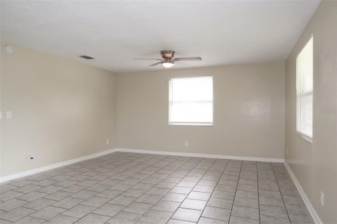 Villa ou maison à louer à Ruskin, Floride: 2 chambres, 80.27 m2 № 1842071 - photo 10