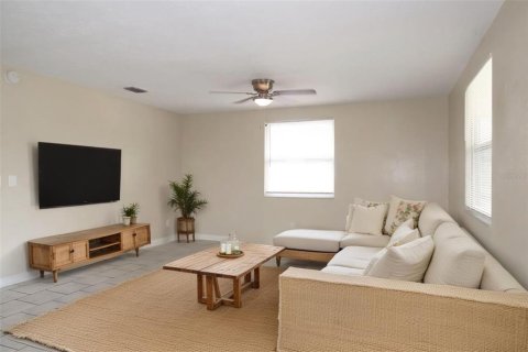 Villa ou maison à louer à Ruskin, Floride: 2 chambres, 80.27 m2 № 1842071 - photo 2
