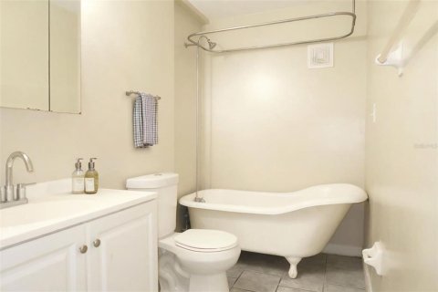 Villa ou maison à louer à Ruskin, Floride: 2 chambres, 80.27 m2 № 1842071 - photo 8