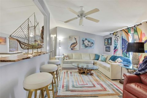 Appartement à Homosassa, Floride 4 chambres, 124.86 m2 № 2412580