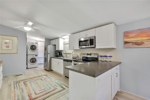 Appartement à louer à Homosassa, Floride: 4 chambres, 124.86 m2 № 2412580 - photo 6