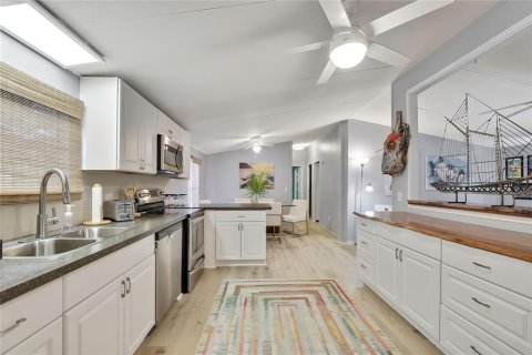 Appartement à louer à Homosassa, Floride: 4 chambres, 124.86 m2 № 2412580 - photo 9