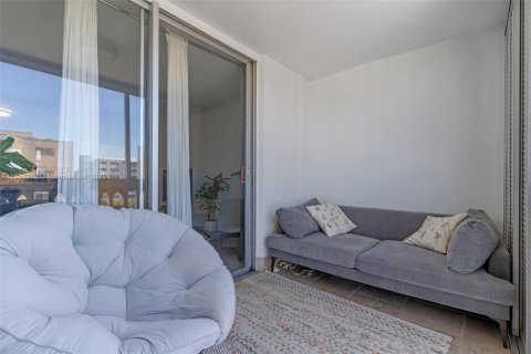 Condo in Hallandale Beach, Florida, 2 bedrooms  № 1887639 - photo 11