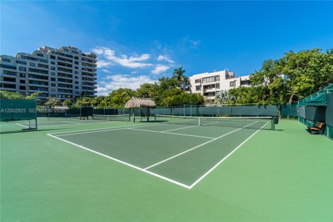 Condo in Key Biscayne, Florida, 3 bedrooms  № 2066679 - photo 19