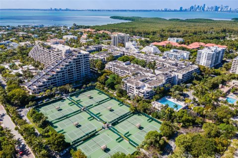 Condo in Key Biscayne, Florida, 3 bedrooms  № 2066679 - photo 8