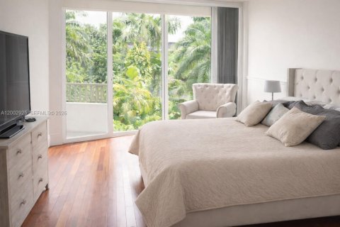 Condo in Key Biscayne, Florida, 3 bedrooms  № 2066679 - photo 2