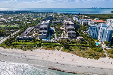 Condo in Key Biscayne, Florida, 3 bedrooms  № 2066679 - photo 7