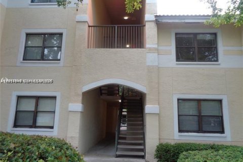 Снять в аренду кондоминиум в Холливуд, Флорида 3 спальни, 114.83м2, № 1986316 - фото 16