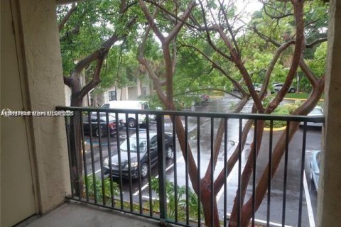 Снять в аренду кондоминиум в Холливуд, Флорида 3 спальни, 114.83м2, № 1986316 - фото 7