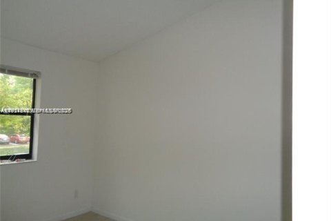 Снять в аренду кондоминиум в Холливуд, Флорида 3 спальни, 114.83м2, № 1986316 - фото 10