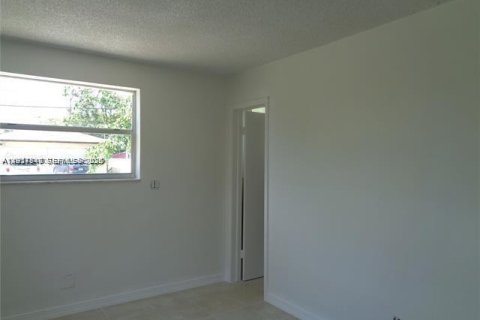 Снять в аренду кондоминиум в Холливуд, Флорида 3 спальни, 114.83м2, № 1986316 - фото 9