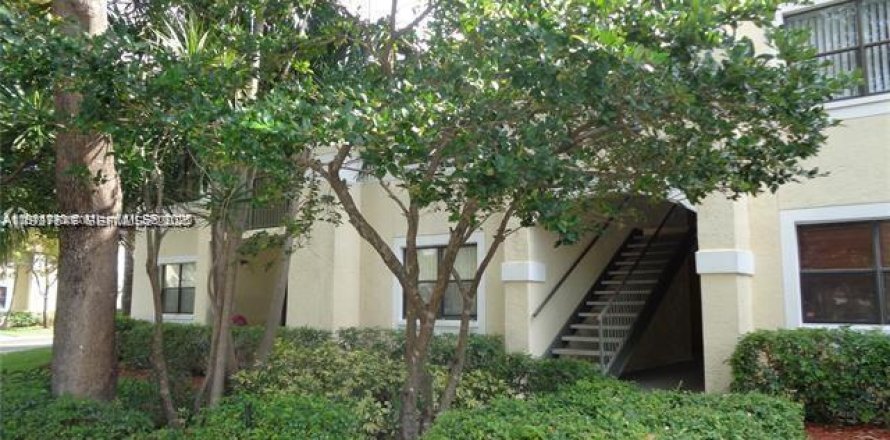 Кондоминиум с 3 спальнями в Холливуд, Флорида № 1986316