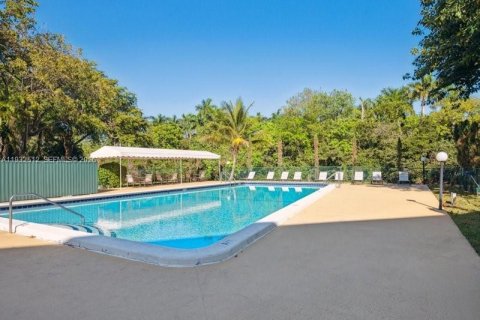 Condo in Oakland Park, Florida, 2 bedrooms  № 2003628 - photo 15