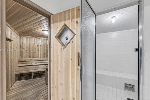 Condo in Oakland Park, Florida, 2 bedrooms  № 2003628 - photo 27