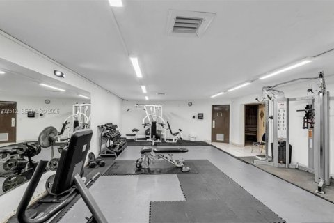 Condo in Oakland Park, Florida, 2 bedrooms  № 2003628 - photo 25