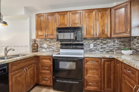 Condo in Oakland Park, Florida, 2 bedrooms  № 2003628 - photo 9