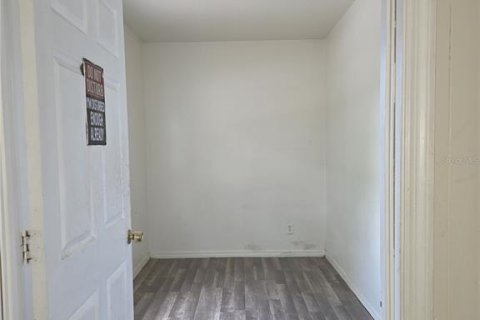 House in Saint Petersburg, Florida 4 bedrooms, 139.35 sq.m. № 2234747 - photo 10