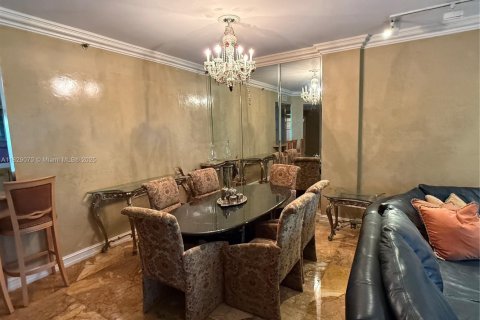 Condo in Aventura, Florida, 2 bedrooms  № 1936311 - photo 16