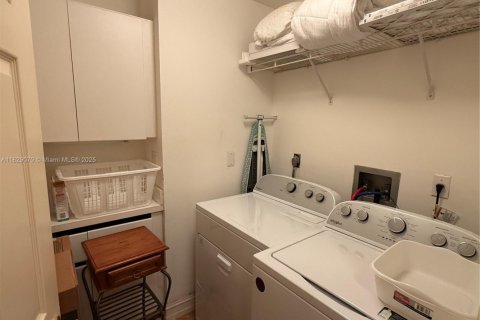 Condo in Aventura, Florida, 2 bedrooms  № 1936311 - photo 14