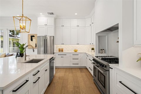 Casa en venta en Tampa, Florida, 4 dormitorios, 334.36 m2 № 1744814 - foto 22