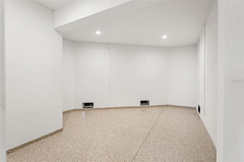 Casa en venta en Tampa, Florida, 4 dormitorios, 334.36 m2 № 1744814 - foto 6