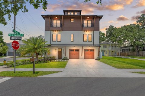Casa en venta en Tampa, Florida, 4 dormitorios, 334.36 m2 № 1744814 - foto 2