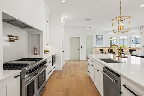 Casa en venta en Tampa, Florida, 4 dormitorios, 334.36 m2 № 1744814 - foto 21