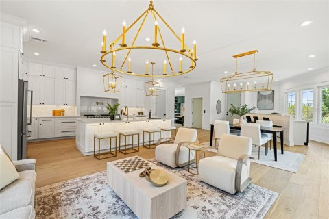 Casa en venta en Tampa, Florida, 4 dormitorios, 334.36 m2 № 1744814 - foto 19