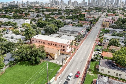 Propiedad comercial en venta en Miami, Florida № 1941220 - foto 3