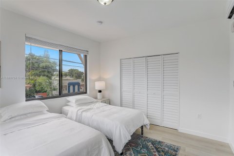 Propiedad comercial en venta en Miami, Florida № 1941220 - foto 18