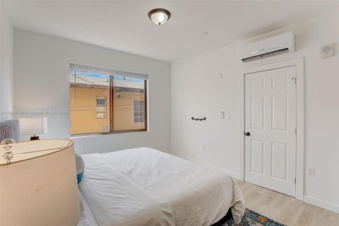 Propiedad comercial en venta en Miami, Florida № 1941220 - foto 14