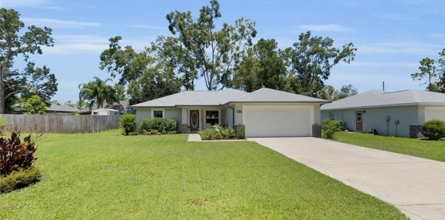 House in Summerfield, Florida 3 bedrooms, 141.3 sq.m. № 1851862