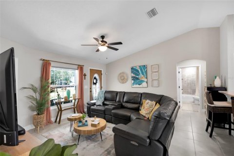 House in Summerfield, Florida 3 bedrooms, 141.3 sq.m. № 1851862 - photo 5