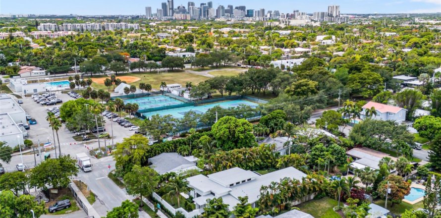Villa ou maison à Fort Lauderdale, Floride 4 chambres, 293.01 m2 № 1222800