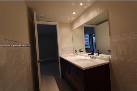 Copropriété à louer à Aventura, Floride: 2 chambres, 116.59 m2 № 1967753 - photo 6