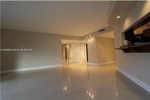 Copropriété à louer à Aventura, Floride: 2 chambres, 116.59 m2 № 1967753 - photo 4