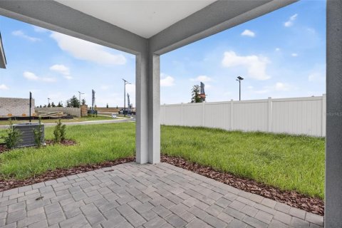 House in Dade City, Florida 3 bedrooms, 205.22 sq.m. № 2103343 - photo 26