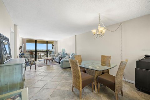 Condo in Saint Pete Beach, Florida, 2 bedrooms  № 1733695 - photo 16