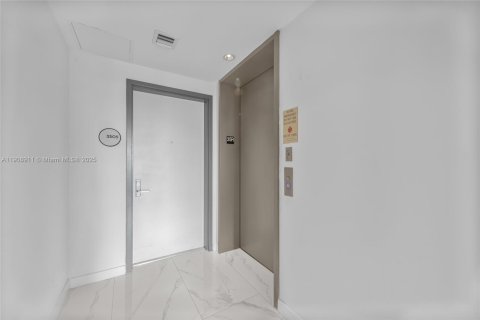 Купить кондоминиум в Майами, Флорида 2 спальни, 101.08м2, № 1965112 - фото 27