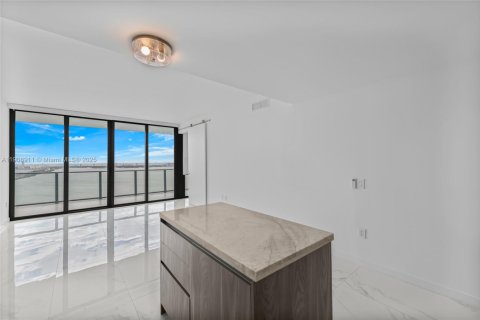Купить кондоминиум в Майами, Флорида 2 спальни, 101.08м2, № 1965112 - фото 11