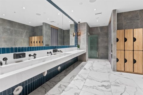 Condo in Miami, Florida, 1 bedroom  № 2053041 - photo 27